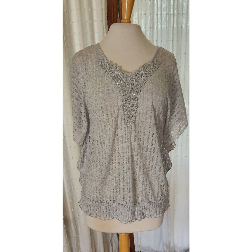 T63 Studio Y Lacy gray lightweight blouse w/lace beaded v-neck & elastic waist